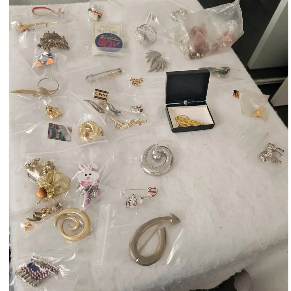 Unbranded vintage mystery